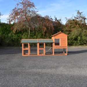 Kurnik Prestige Medium został rozbudowany o 2 wybieg