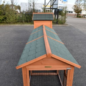 Kurnik Prestige Medium zapewnia dużo miejsca dla Twoich kurczaków