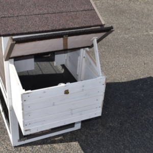 Legowisko Small ma pokrywę na zawiasach