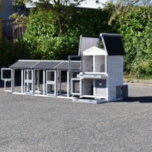 Klatka dla królików Double Small ma wiele drzwi