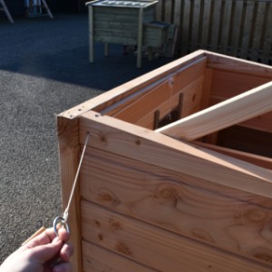 Kurnik Chicky 2 można obsługiwać z zewnątrz