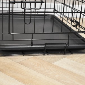 Klatka dla psów Profit 50 cm jest wyposażona w plastikową miskę