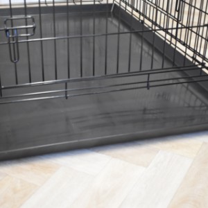 Klatka dla psa Strong XXL jest wyposażona w wyjmowaną tacę