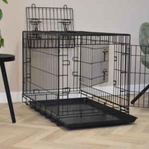 Czarna metalowa klatka druciana Strong L jest wyposażona w 2 drzwi i 1 górną klapę