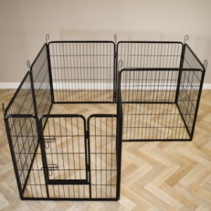 Kojec dla szczeniąt Octa można również łatwo używać w pomieszczeniach