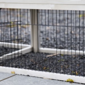 Panel kratowy pod nocnym schronieniem Prestige Medium małe drzwiczki.