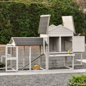 Prestige Medium posiada wiele drzwiczek i klap, co ułatwia czyszczenie.