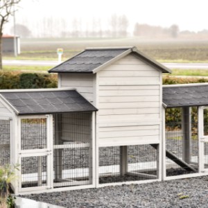 Spójrz na tył Prestige Medium z podwójnym wybiegiem.