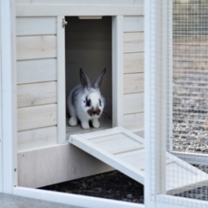 Drzwiczki nocnej części Ambiance Large pełnią jednocześnie funkcję rampy