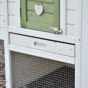 Noah ma wysuwaną plastikową szufladę