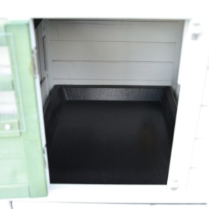 Noah ma ładne podwyższone schronienie nocne