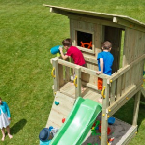 Sprzęt do zabawy Beach hut plażowa niska z kolorową zjeżdżalnią