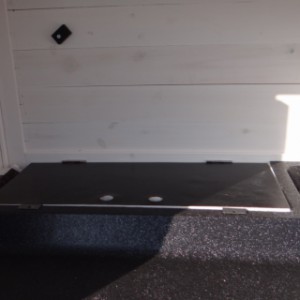 Klatka dla królików Excellent Medium posiada zamykaną półkę